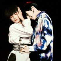 张津瑜被扣肿了